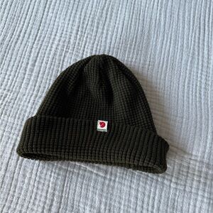 Fjällräven Dark Green Beanie (“Tab Hat” they call it) - OSFA, Like New